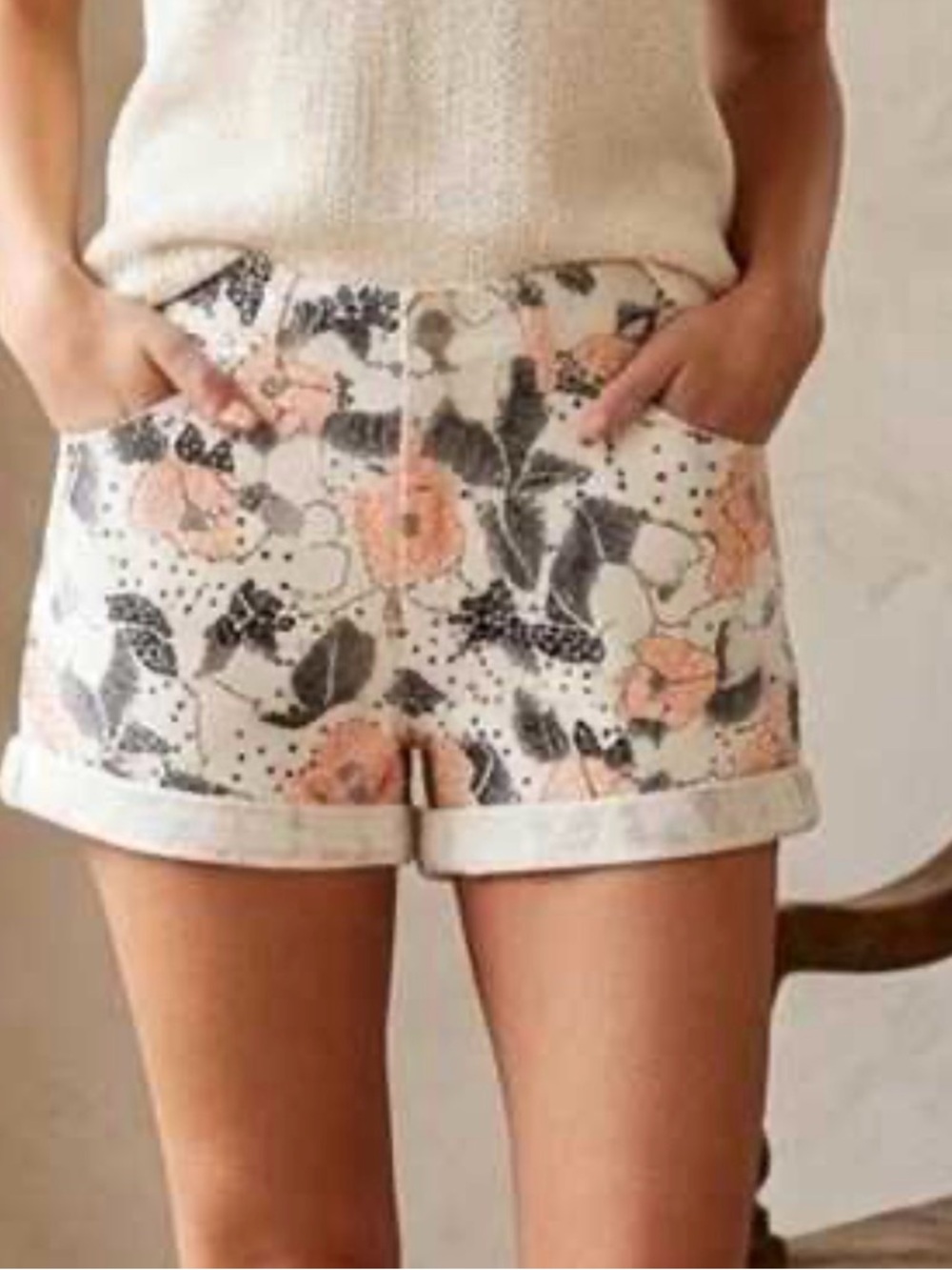 Urban Outfitters BDG High Waisted Mom Short, 27